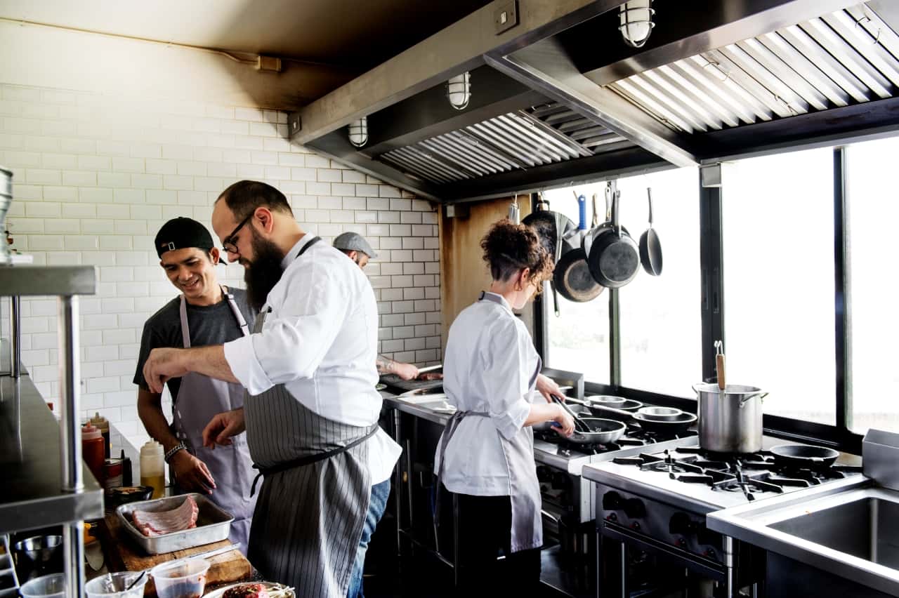 recruiting-employees-to-work-in-the-kitchen